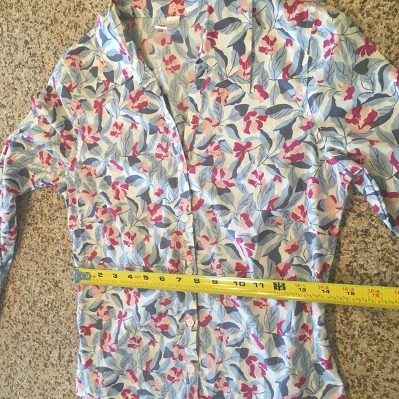 Old Navy X-Small Button Up Blouse Blue White Pink Floral Long Sleeve Career Top - Picture 8 of 12